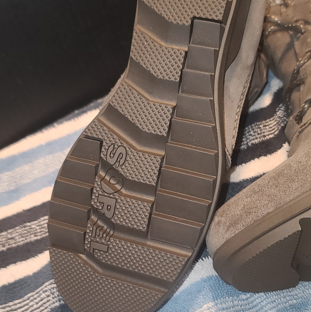 Sorel Boots - Picture 10 of 16